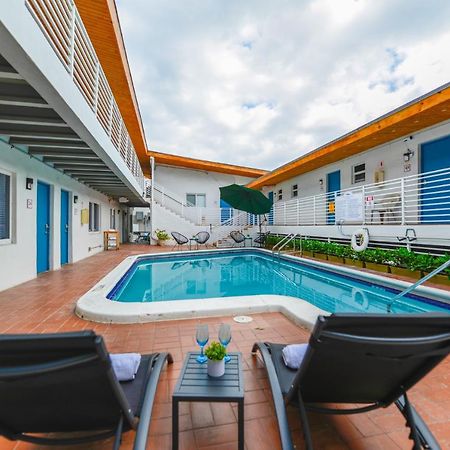 Cozy 1 Bedroom With Pool Steps From The Beach #41 Hollywood Luaran gambar