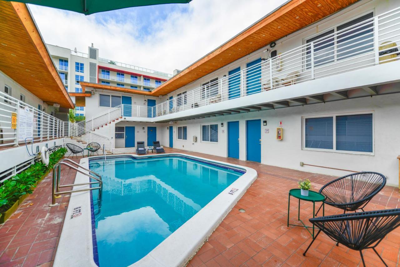 Cozy 1 Bedroom With Pool Steps From The Beach #41 Hollywood Luaran gambar